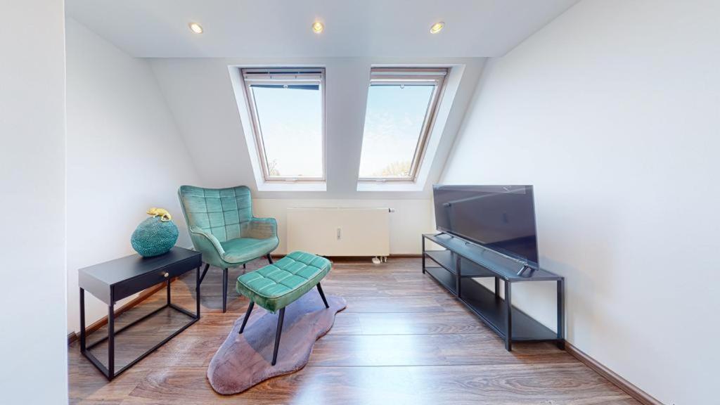 Spacious 4 Bedroom Near Center Apartamento *